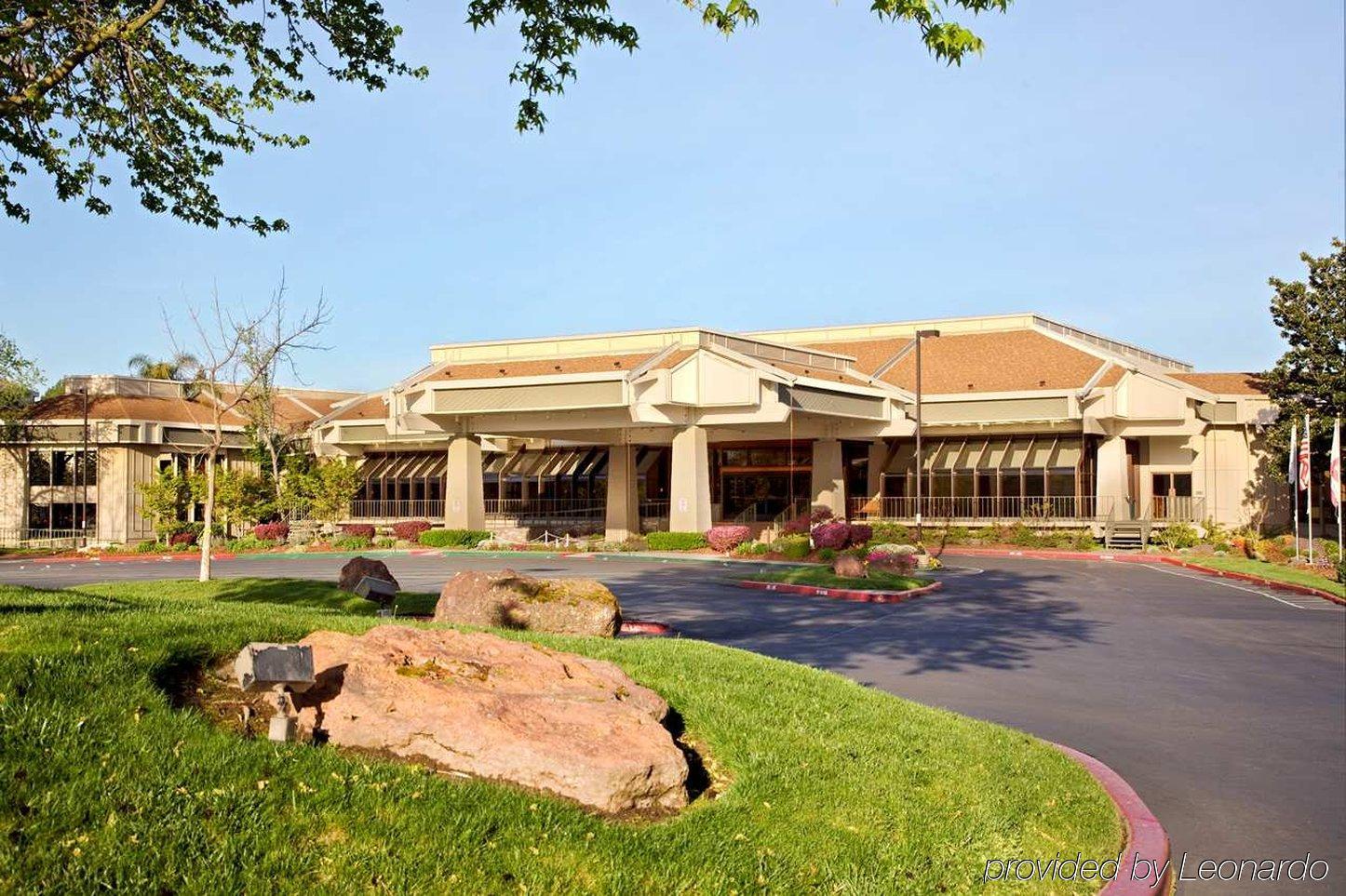 Doubletree By Hilton Sacramento Hotel Exterior photo