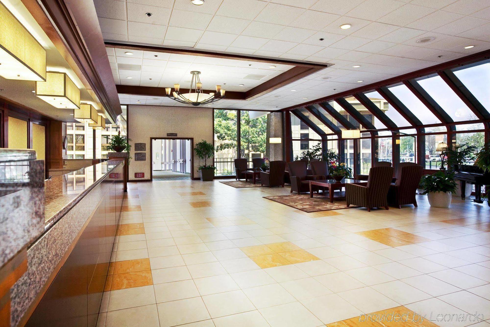 Doubletree By Hilton Sacramento Hotel Interior photo